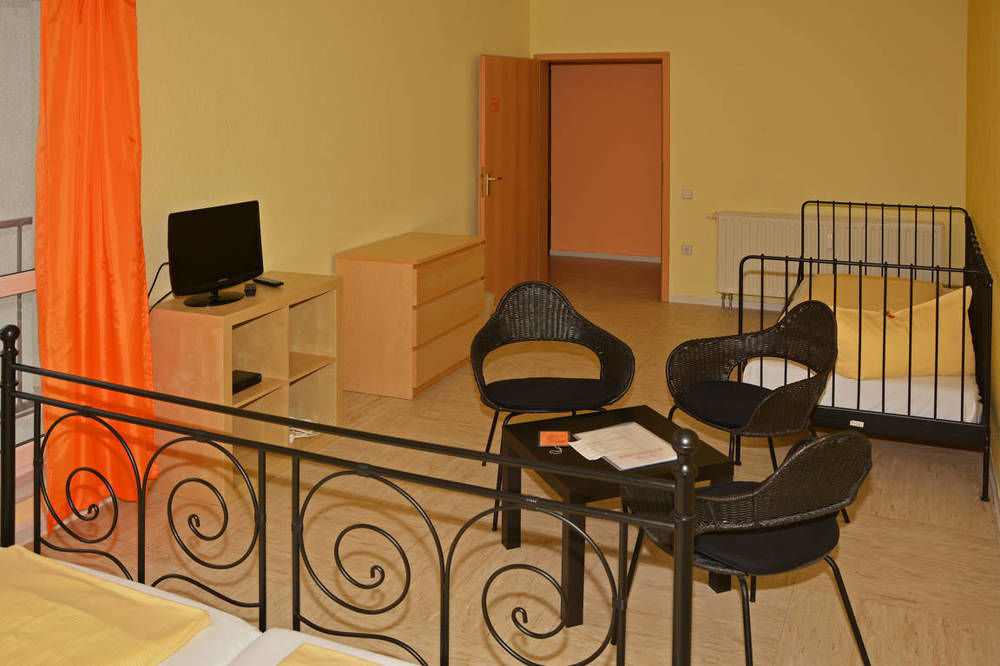 Gastehaus Mezzaluna Hotel Дрезден Екстериор снимка